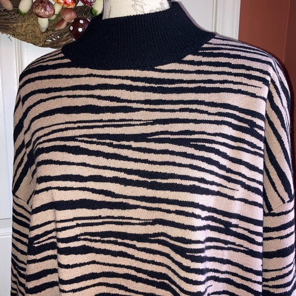 Knit Zebra Print Black Tan Mockneck Sweater by THML sz Medium - Picture 4 of 6